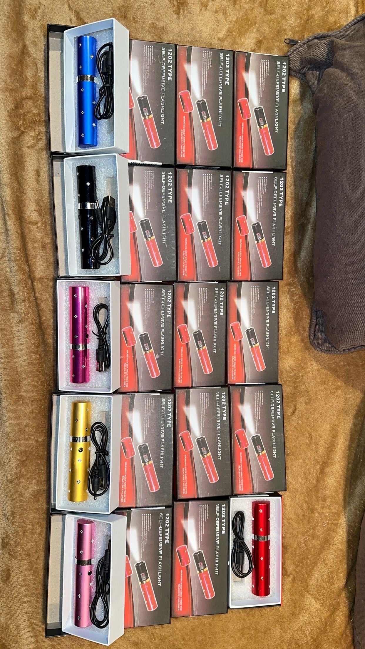 ROUGE A LEVRES TASER 2.400.000 V